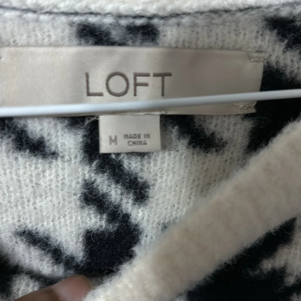 Loft size medium, very soft houndstooth sweater! - Picture 3 of 5